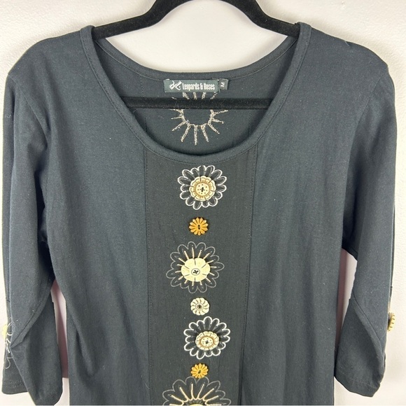 Leopards & Roses Boho Lagenlook Floral Embellished Tunic Top Medium Black - Picture 3 of 15